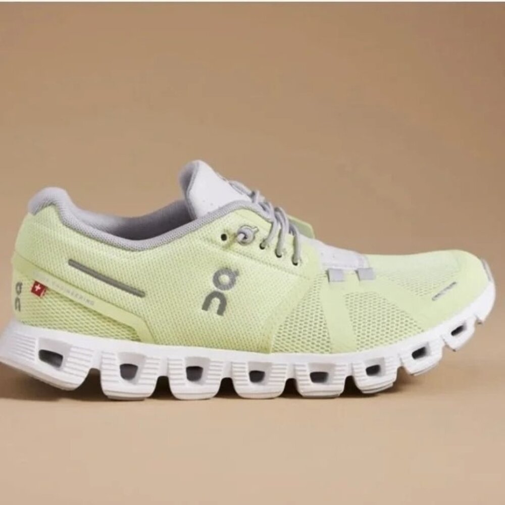 On Running Cloud 5 Sneakers Hay Frost Women's Size 37.5 US 6.5 Neon Yellow NEW - Picture 1 of 9